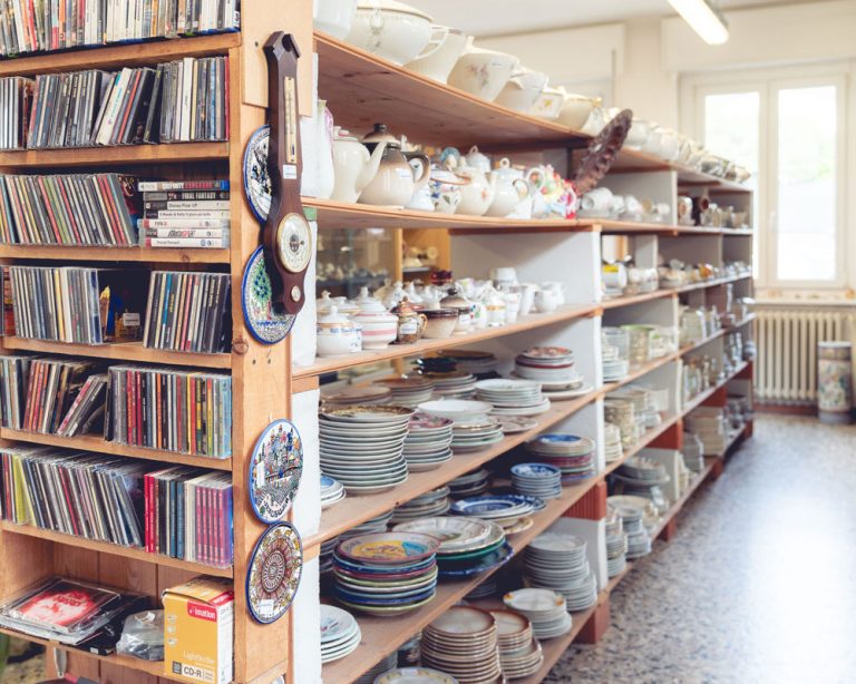 piatti-porcellane-cd-vintage-usato-la-pulce-varese